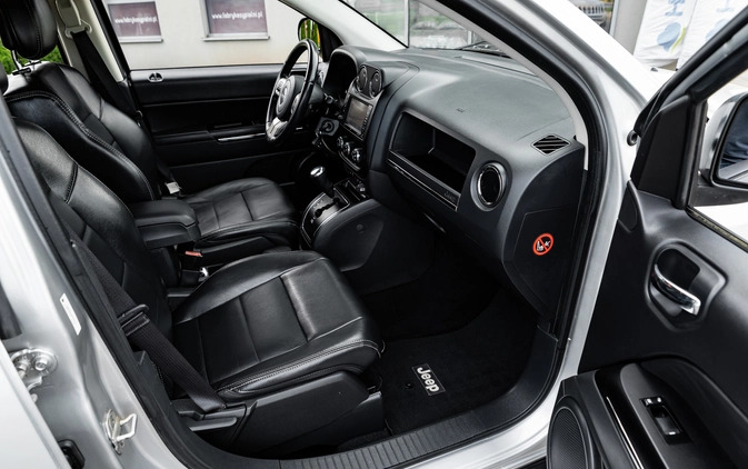 Jeep Compass cena 38900 przebieg: 169000, rok produkcji 2011 z Radom małe 631
